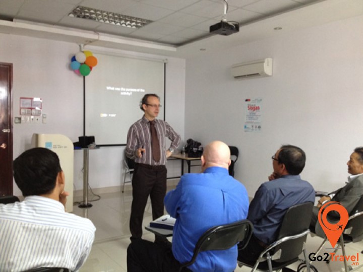 Gặp gỡ và giao thiệp