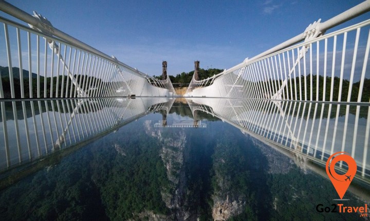 Cây cầu kính dài nhất thế giới