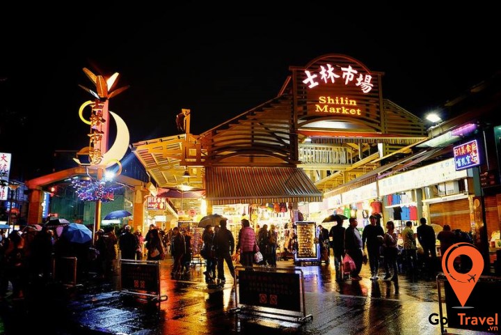 Chợ đêm là địa điểm đi chơi buổi tối cực kì thú vị