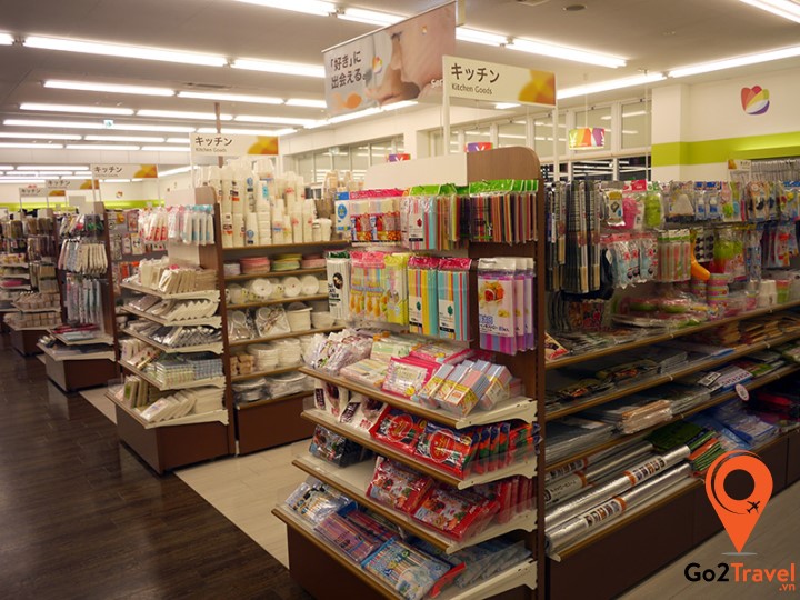 Đây là một địa điểm chắc chắn phải đến cho bất cứ ai muốn tìm mua quà lưu niệm cho bạn bè với giá cả hợp lý và chất lượng khá tốt