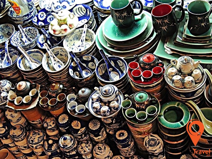 Du lịch Phượng Hoàng Cổ Trấn mua đồ thủ công mỹ nghệ làm quà