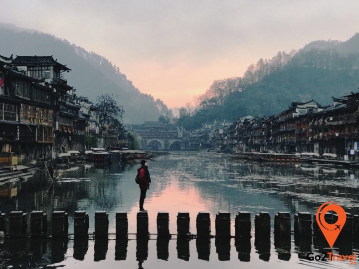 Phượng Hoàng cổ trấn