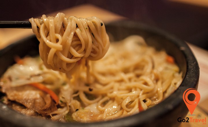 Không nên dành trả tiền khi được mời đi ăn