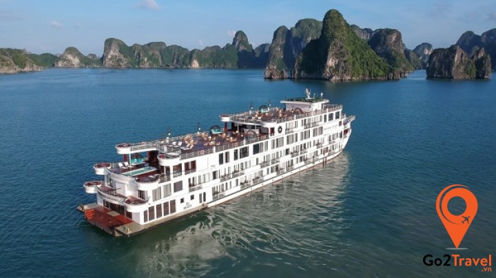 Du thuyền Hạ Long sang trọng