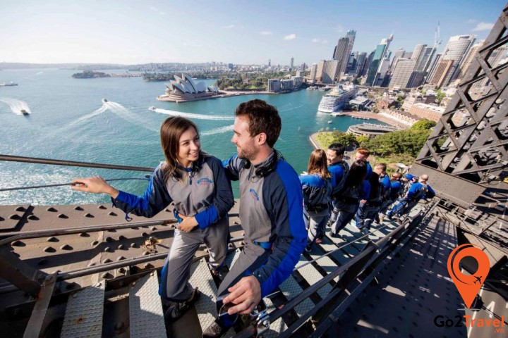 Đây là cây cầu chính kết nối trung tâm Sydney với bờ biển phía Bắc