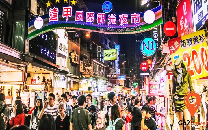 Không khí mua sắm Tết nhộn nhịp ở Đài Loan