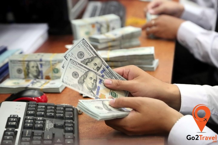 Đổi USD  tại ngân hàng