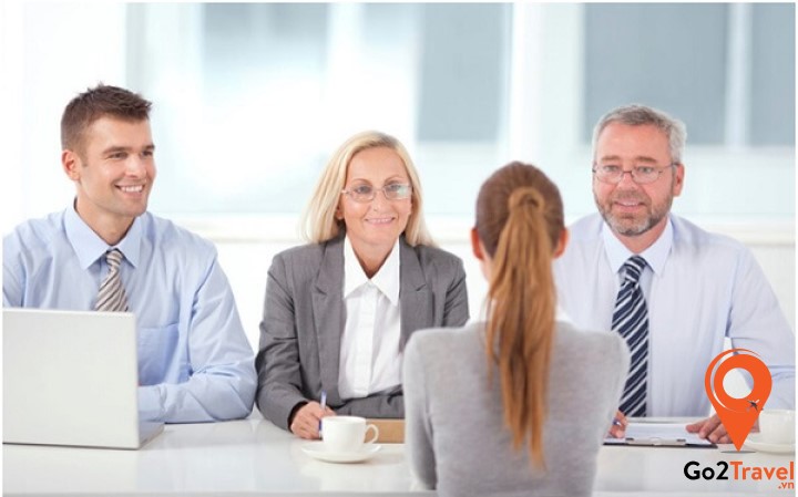 Cẩn thận và trung thực khi trả lời câu hỏi của nhân viên phỏng vấn