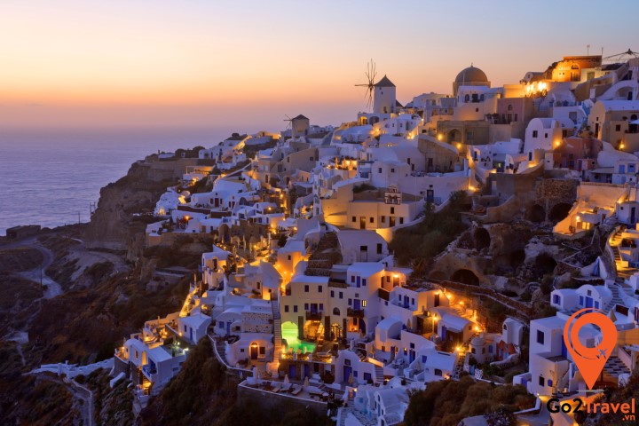 Santorini được mệnh danh là thiên đường du lịch Hy Lạp