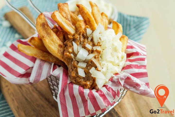Thick Dutch Fries là món khoai tây chiên ăn kèm các loại nước sốt