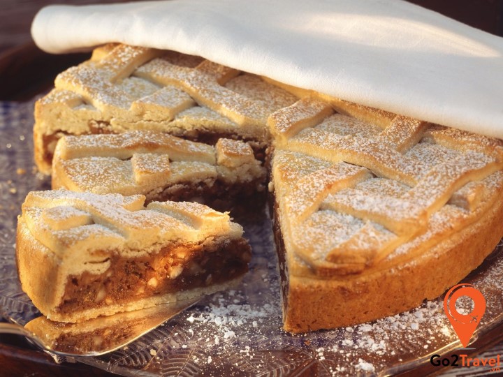 Bundnernusstorte là một loại bánh quy rất được yêu thích tại Thụy Sĩ