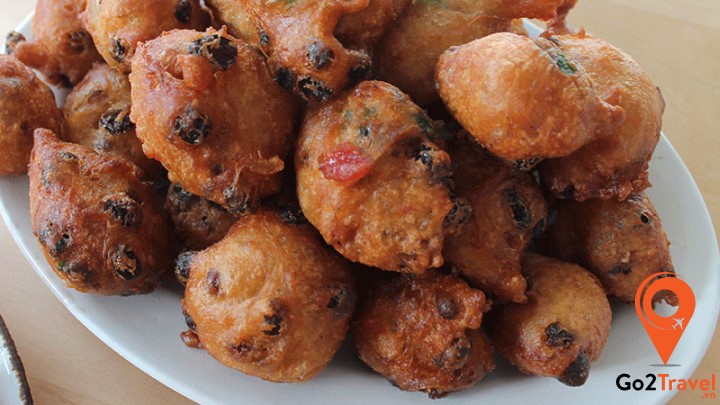 Bánh Oliebollen là một loại bánh không thể thiếu trong bữa tiệc đón năm mới của người dân Hà Lan