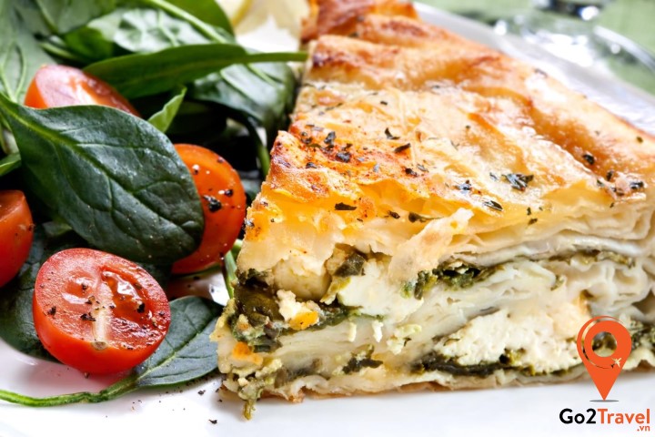 Bánh Spanakopita là món quà tuyệt vời cho những ai yêu bánh nướng