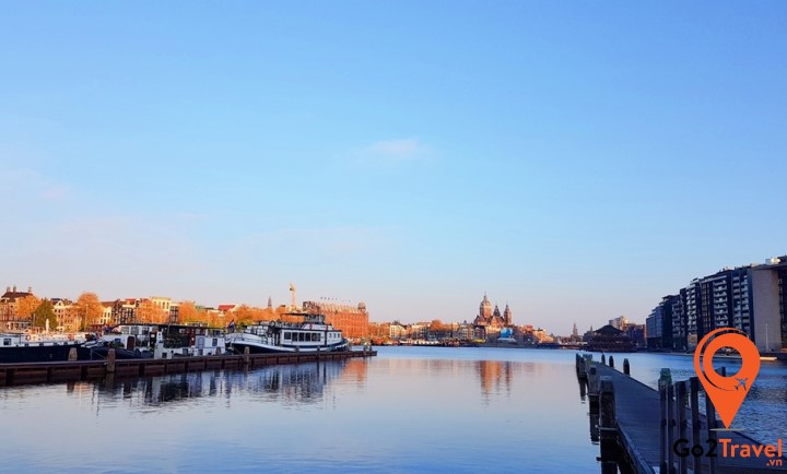 Tàu thuyền là phương tiện lưu trú phổ biến ở Hà Lan