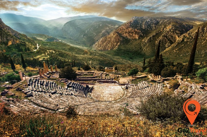 Delphi chính là là địa điểm khảo cổ nổi tiếng nhất của Acropolis