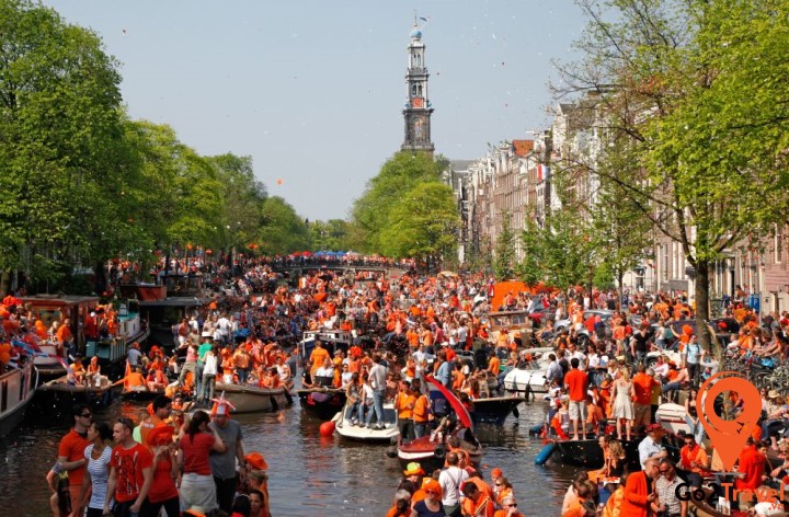 Mùa hè là mùa của lễ hội và các cuộc diễu hành