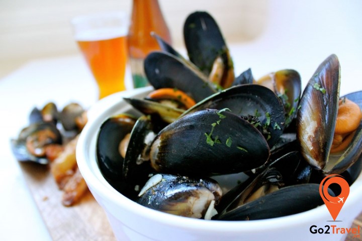 Đây là một trong những món ăn truyền thống của Pháp, tuy nhiên nó lại có nguồn gốc từ Bỉ