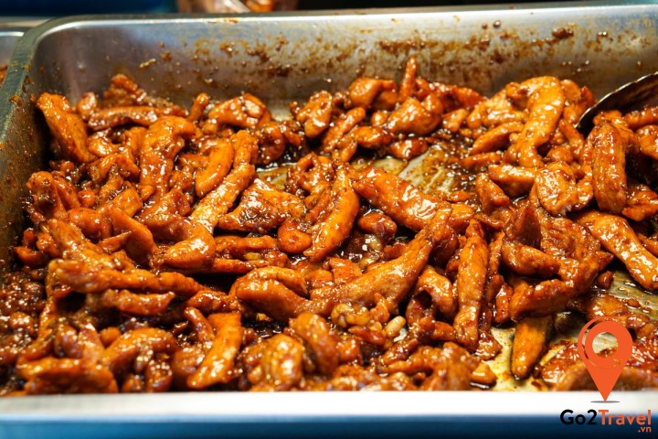 Moo dad diew thường được dùng kèm bia lạnh