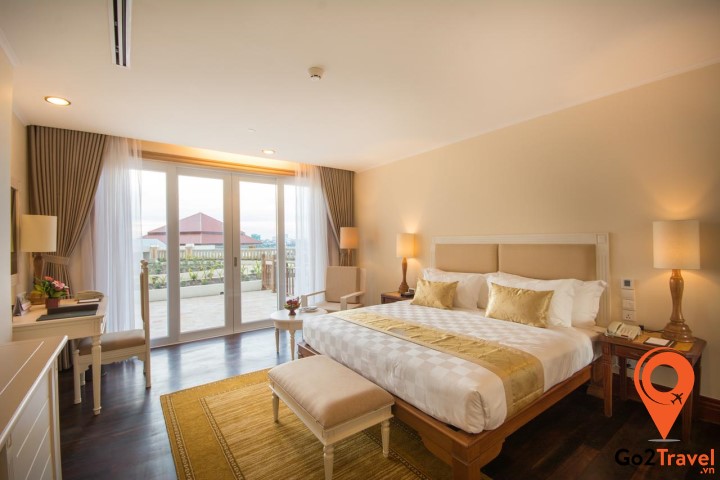 Tuỳ theo điều kiện mà bạn có thể lựa chọn khách sạn hay nhà nghỉ