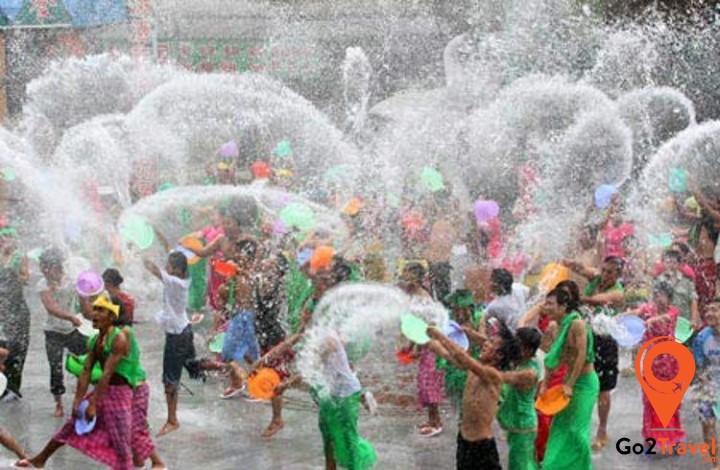 Thời gian tổ chức lễ hội té nước trùng với 3 ngày Tết cổ truyền Campuchia