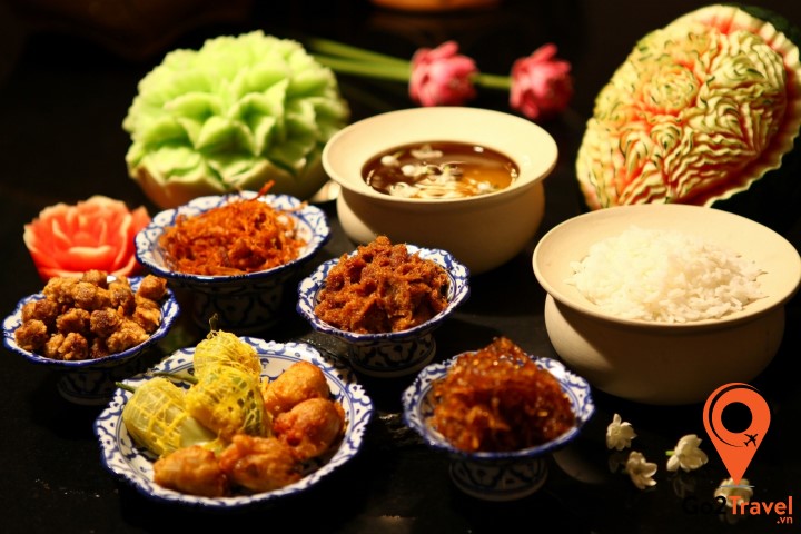 Khao-Chae thanh nhã, nhẹ nhàng chứ không cay và nhiều gia vị như đặc trưng ẩm thực Thái