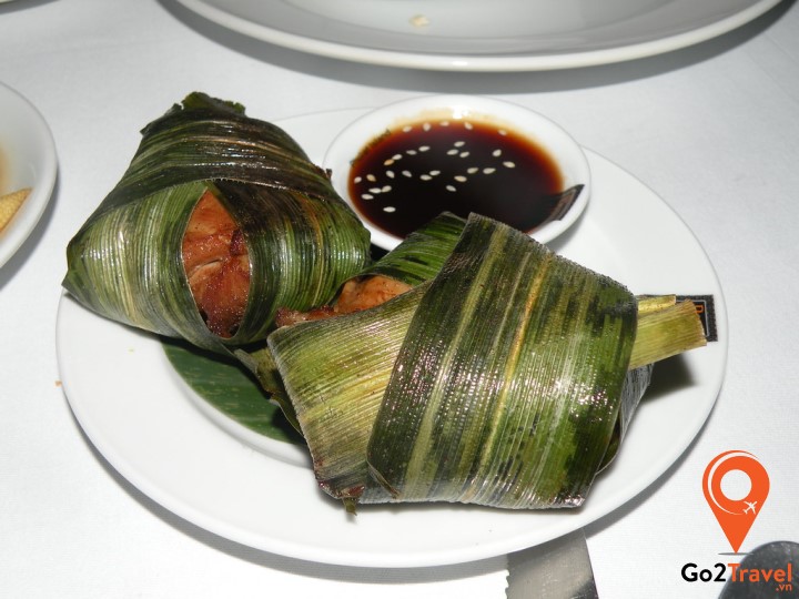 Thịt gà cuộn lá dứa