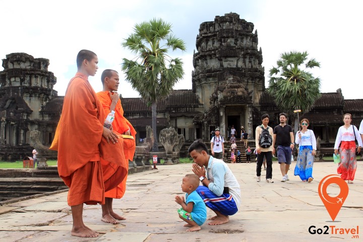Ăn mặc lịch sự là điều nên làm