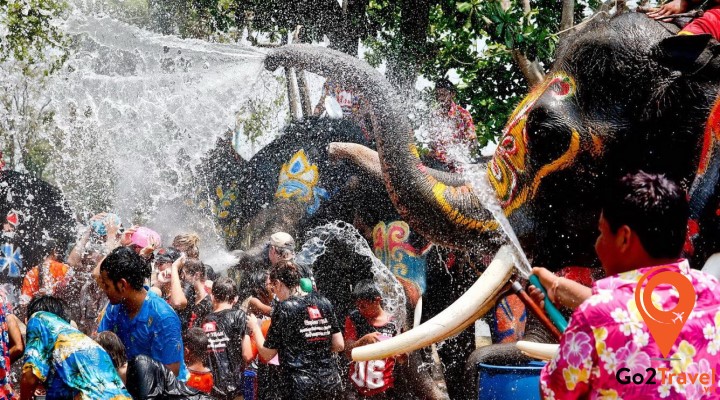 Lễ hội té nước Songkran có gì thú vị?