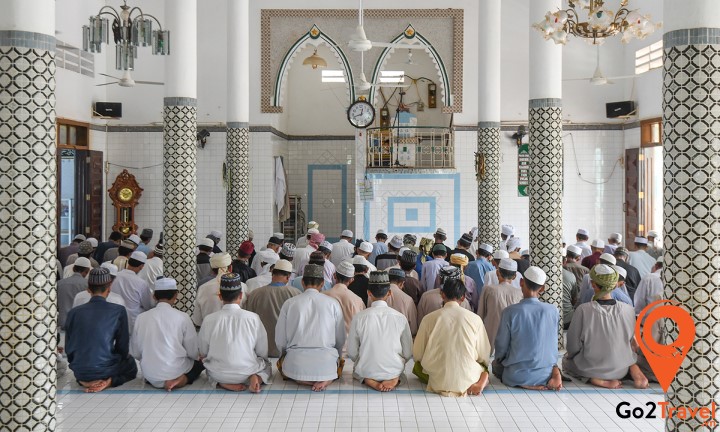 Hồi giáo là tôn giáo của đa số người Chăm và người Malay ở Campuchia