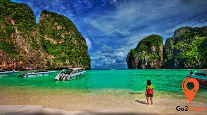 Cảnh sắc thần tiên hiếm có của Maya với những vách núi đá vôi sừng sững