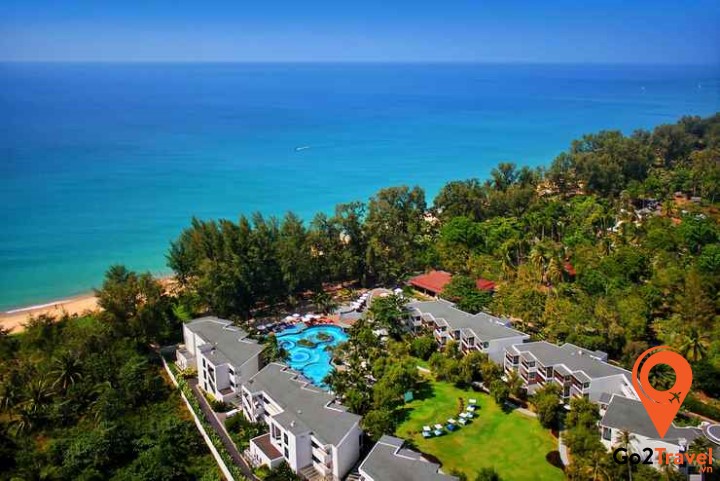 Mai Khao là bãi biển dài nhất ở Phuket