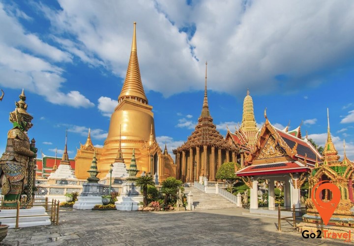 Wat Phra Kaew nguy nga lộng lẫy giữa thủ đô Bangkok 
