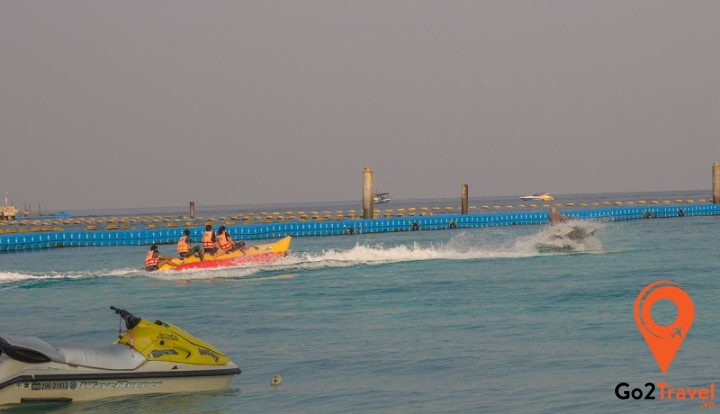 Chơi thuyền chuối trên đảo Coral Pattaya, Thái Lan