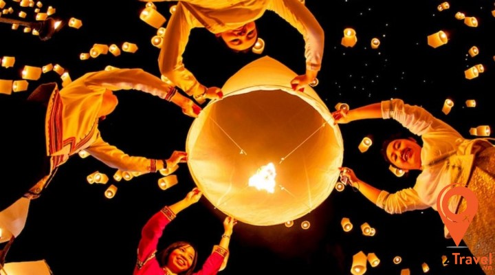 Khám phá lễ hội thả đèn trời ở Chiang Mai