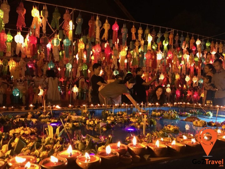 Lễ hội thường diễn ra vào rằm tháng 12 theo lịch âm của Thái Lan