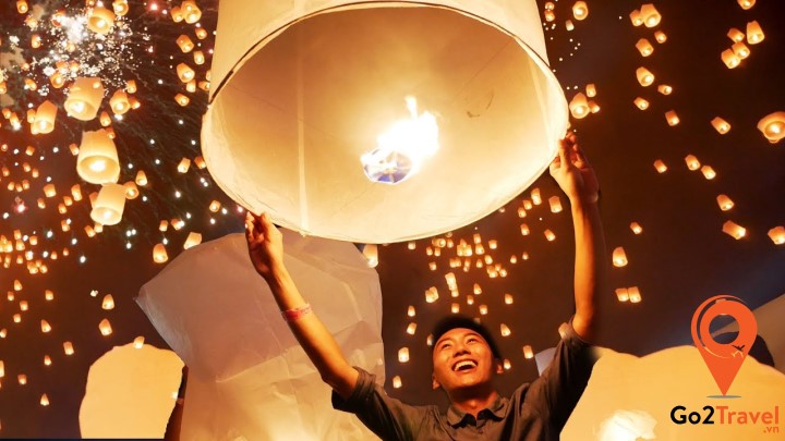 Ăn mặc lịch sự khi tham gia lễ hội