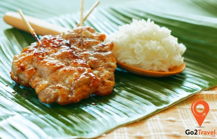 Món thịt nướng ăn cùng cơm nếp