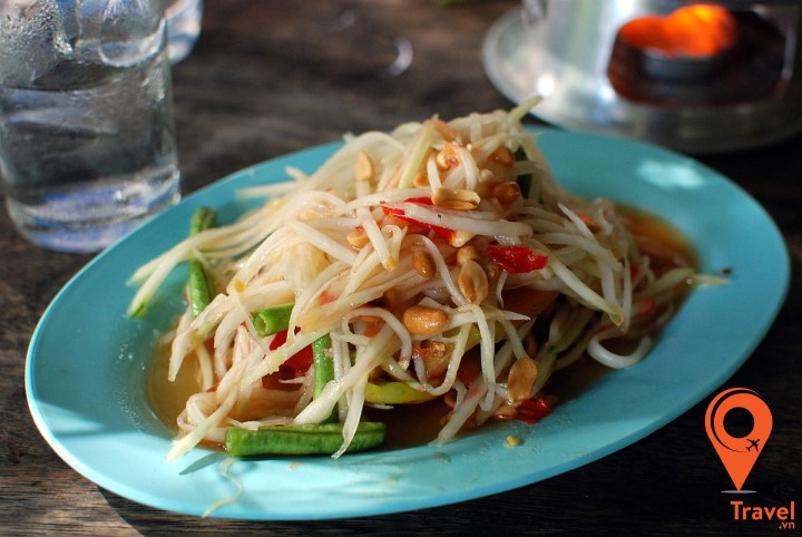Som tam là nộm đu đủ kiểu Thái