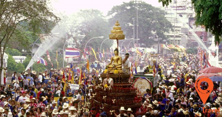 Đặc biệt ở Phuket có lễ rước tượng Phật